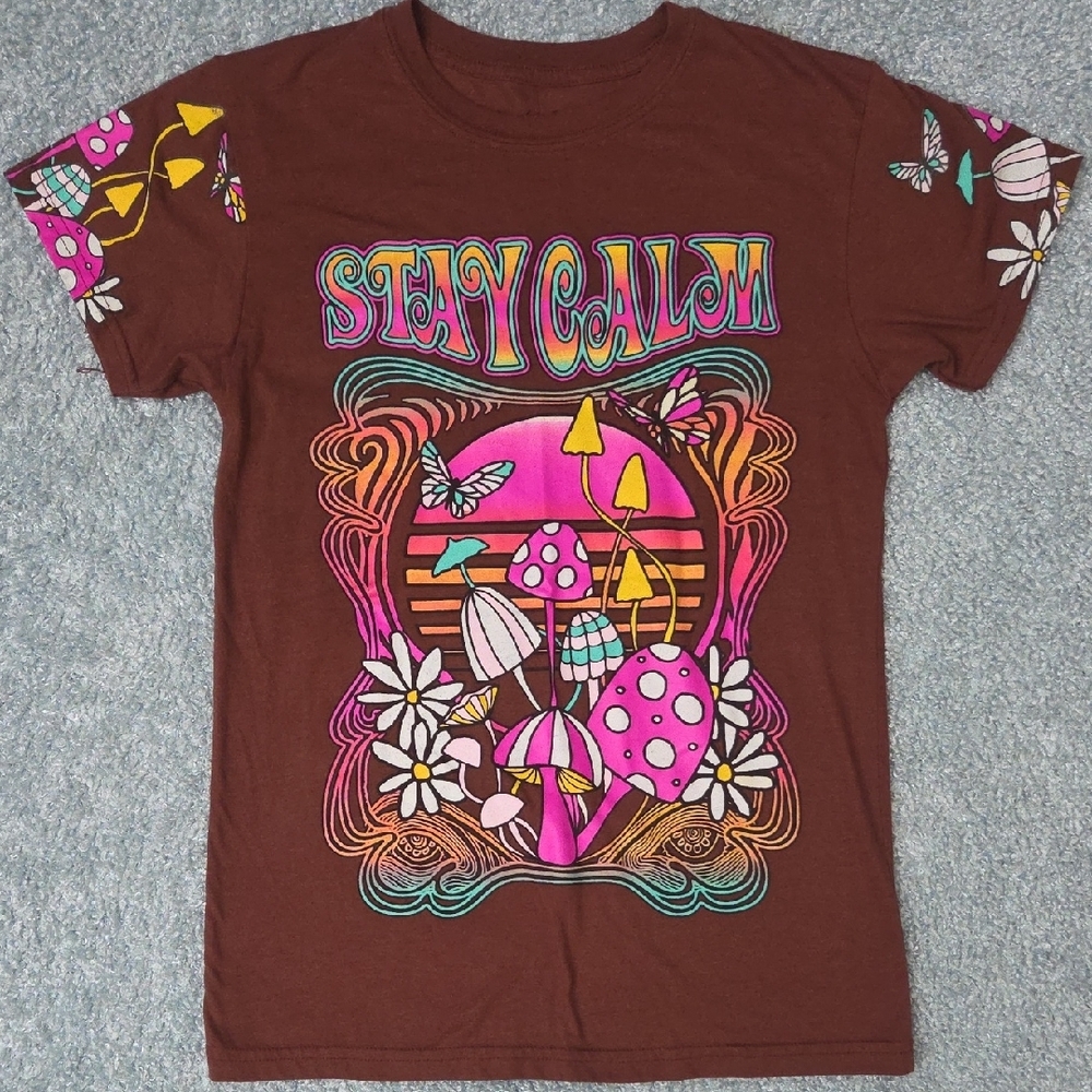 Stay Calm Graphic T-Shirt - Brown